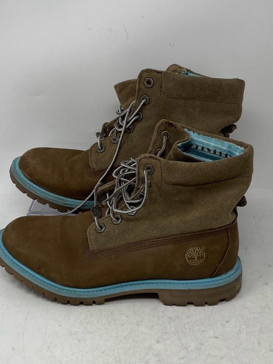 Timberland Shoes - Timberland Roll top boots, women’s 7.5 VERY RARE